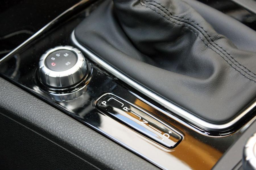  Mercedes-Benz C63 AMG Coupe 2012 года  (фото 41 из 113)